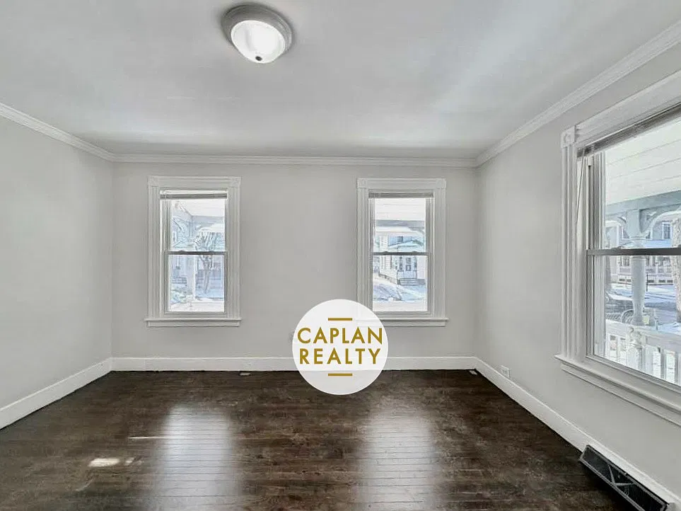 5 bed, 1554 sqft, $2,975 — Photo 3