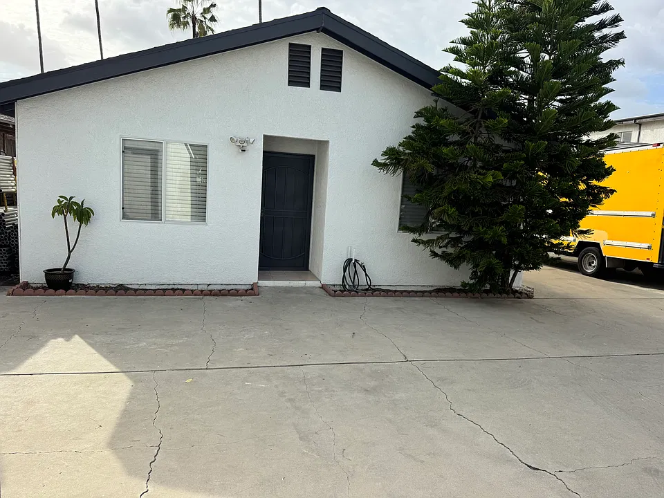 267 S Avenue 55