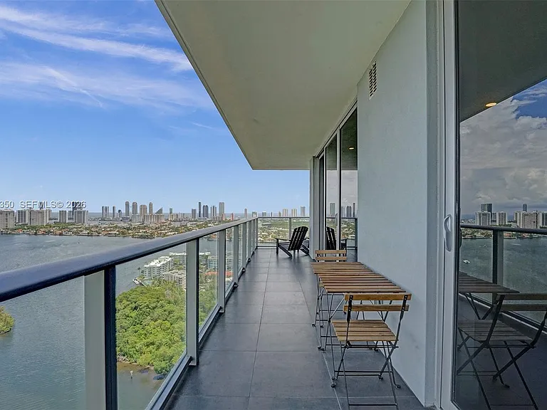 16385 Biscayne Blvd #3107 — Photo 36