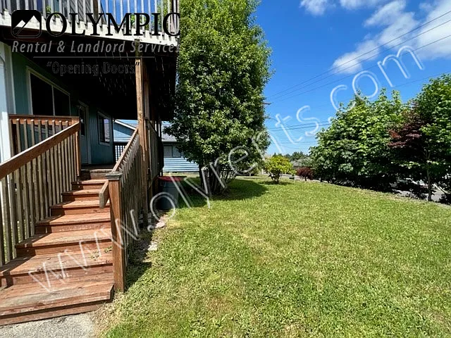 1 Bdrm, 1 Bath Lower Level Duplex! — Photo 3