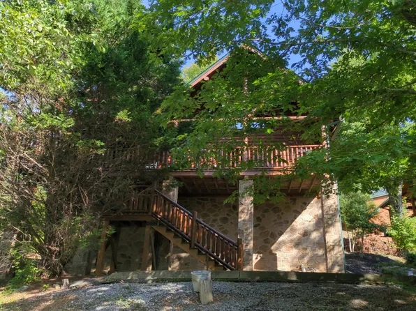 1665 Mountain Lodge Way, Sevierville, TN 37862