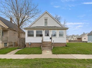 736 Ford Ave, Wyandotte, MI 48192