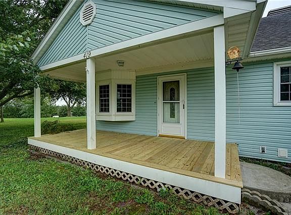 3rd image of 419 Village Ln