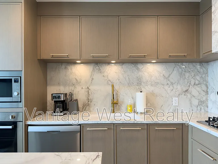 3800 Capozzi Rd #807 — Photo 5