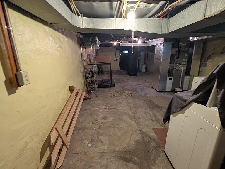 252 Elm St — Photo 14