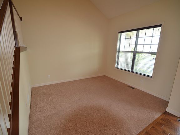 3rd image of 2720 Northview Dr
