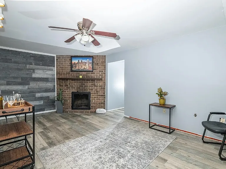 1821 Valley Dr #B2 — Photo 6