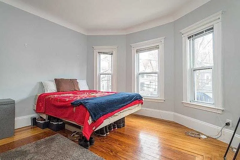 5 bed, $5,900 — Photo 4