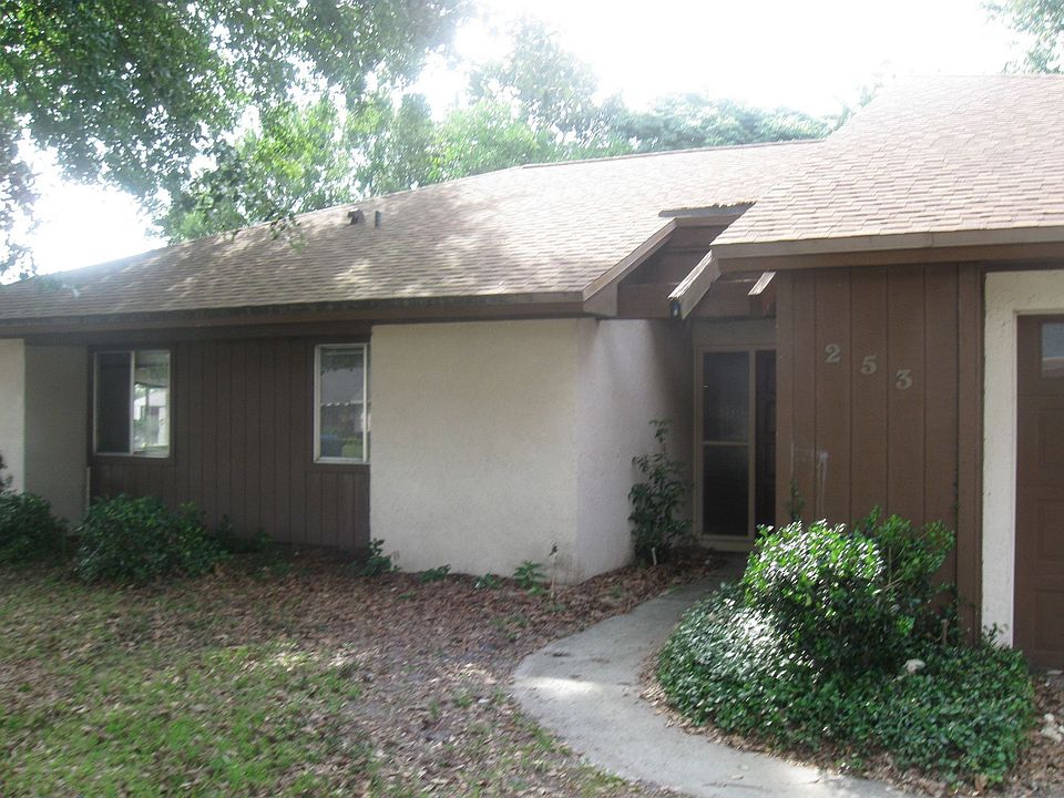 2nd image of 253 Twelve League Cir