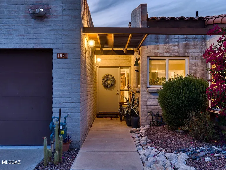 1931 E Campbell Ter — Photo 2