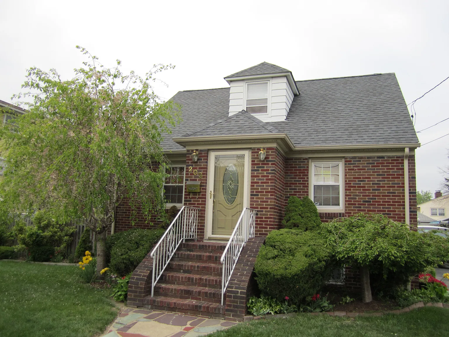203 Kipp Ave photo 1