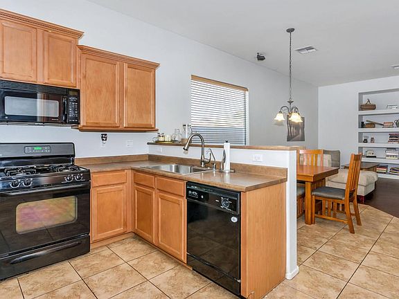 3128 W Sentinel Rock Road