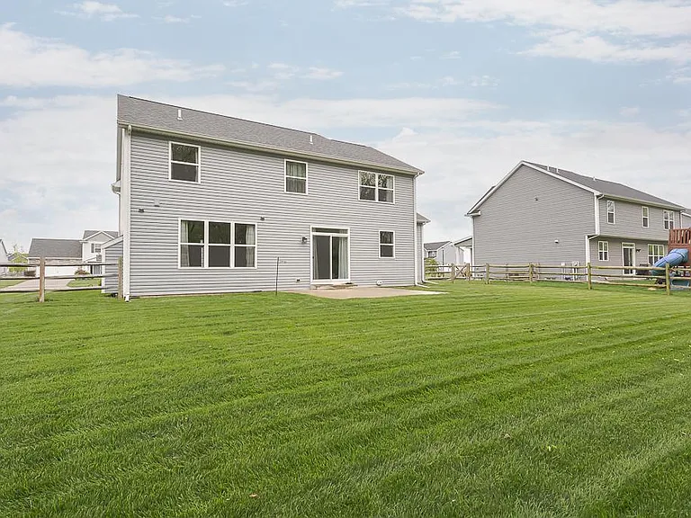 114 Valley Hall Dr — Photo 3