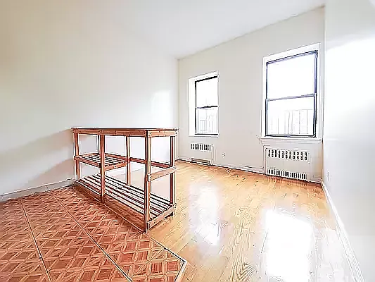 Rented by Friedman Mayer, LREB | media 2