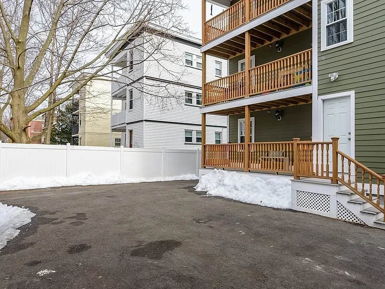 141 Williams St #1 — Photo 9
