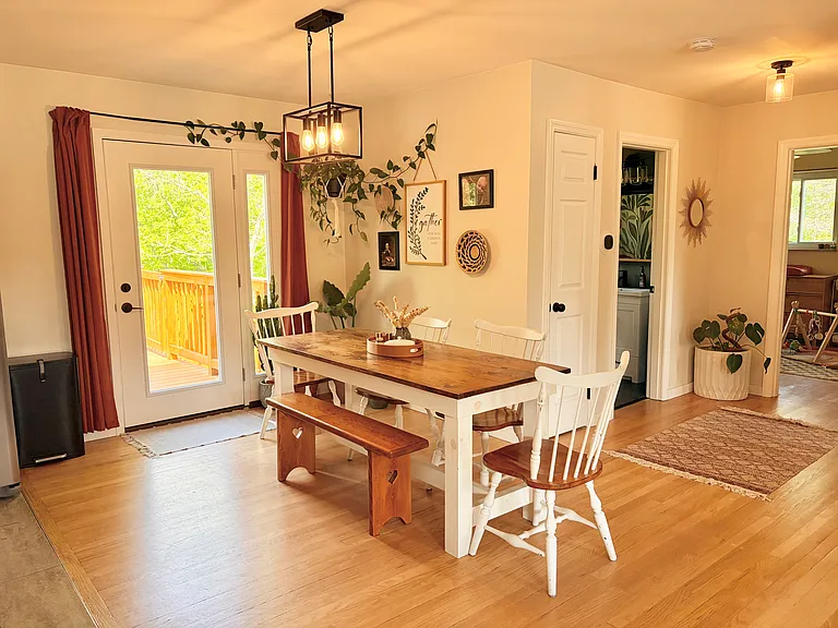 670 Meadow Ln — Photo 6