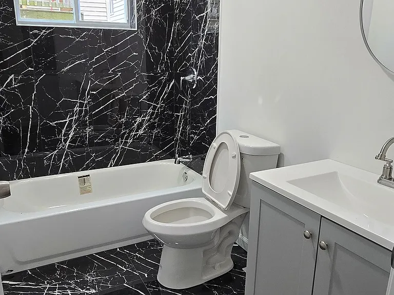 438 Park St #1 — Photo 6