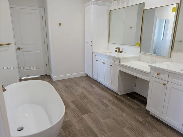 861 Bancroft Ave, Lehigh Acres, FL 33974