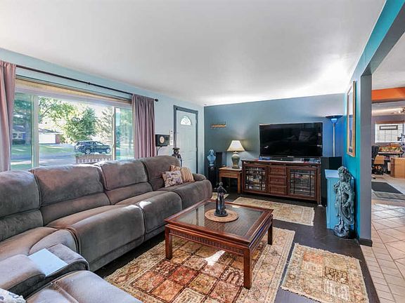 5th image of 7535 Stephen St
