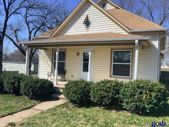 215 Perry St, Odell, NE 68415