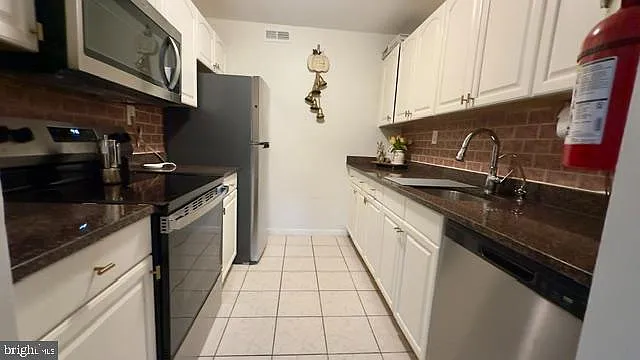 11 Twin Rivers Dr #M — Photo 11