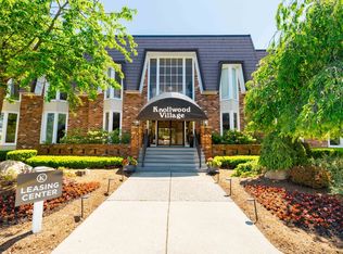Knollwood Village Apartments, Grand Blanc, MI 48439