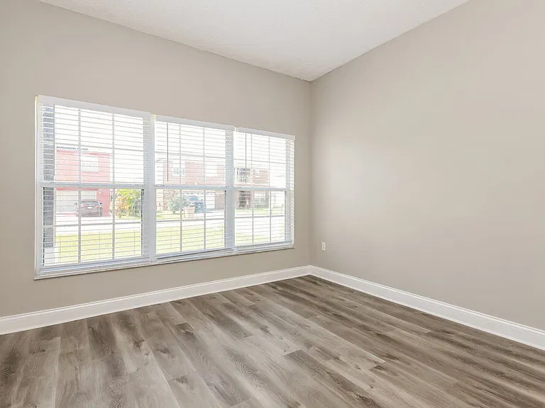 225 Beckenham Dr — Photo 4