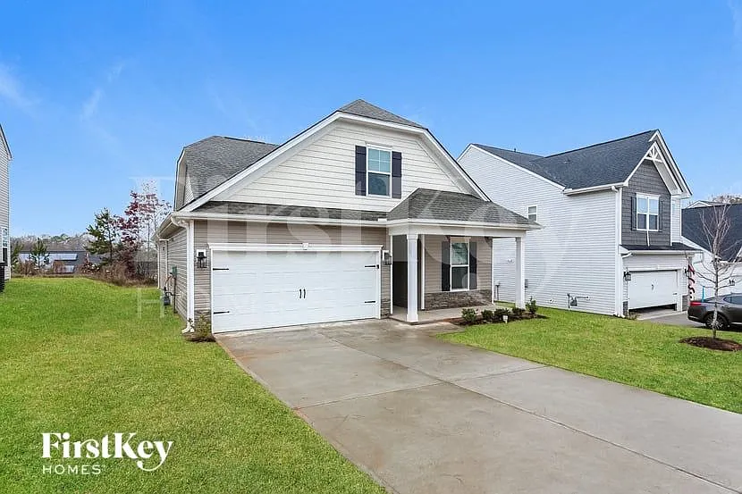 4 bed, 3.0 bath, 2025 sqft, $2,040 — Photo 2
