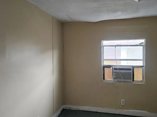 621 Lincoln Ave, Sebring, FL 33870