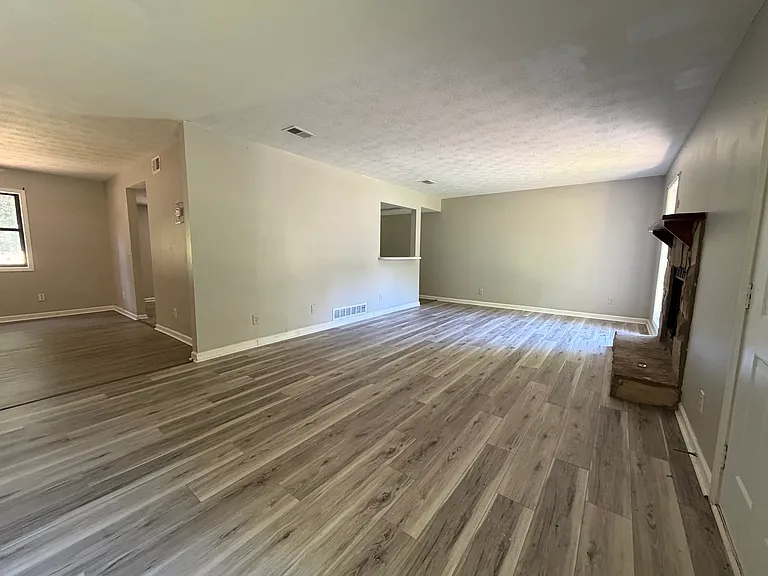1386 Williamsburg Ln #L — Photo 6