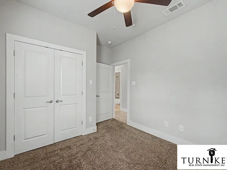 8037-8039 Arbor Ave — Photo 8