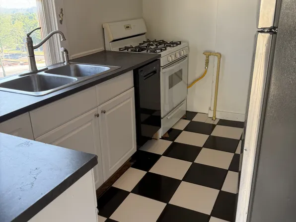626 N Center St APT 3, Salt Lake City, UT 84103