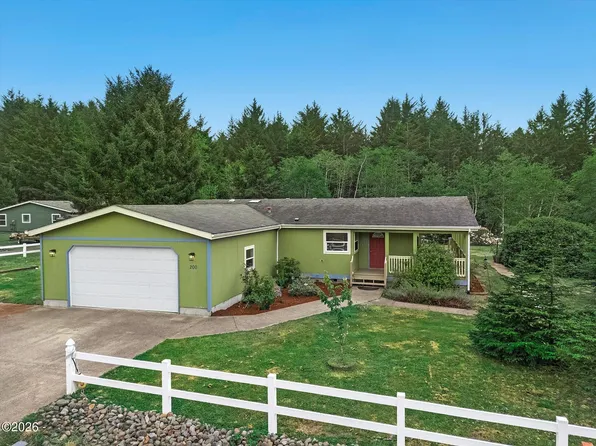 200 NE Evergreen Ln, Yachats, OR 97498