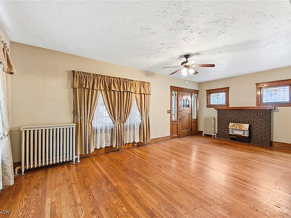 5th image of 2105 Carabel Ave