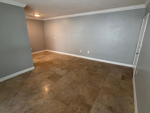 4th image of 865 W 39th St APT 1