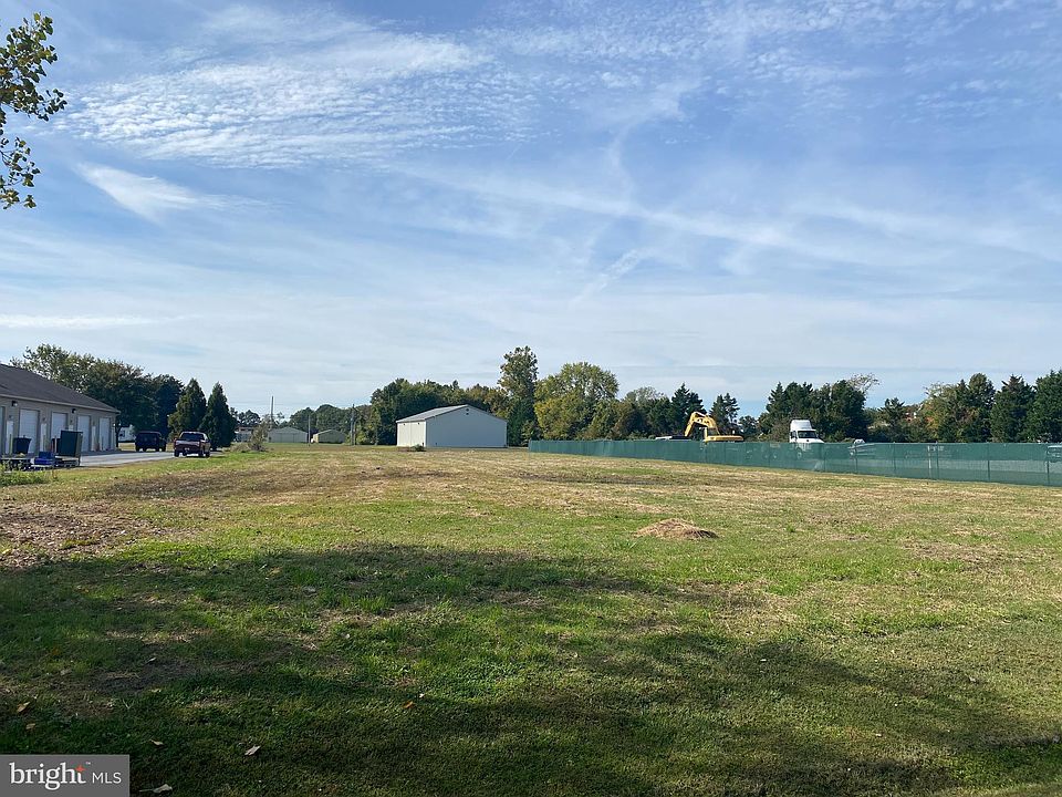 2nd image of Beverly Ln