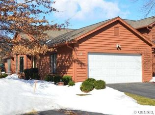 27 Shanbrook Dr, Rochester, NY 14612