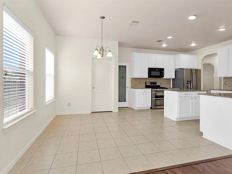 602 Blue Oasis Ct — Photo 10