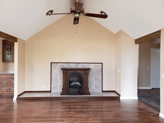 5th image of 15605 25th Ln SE