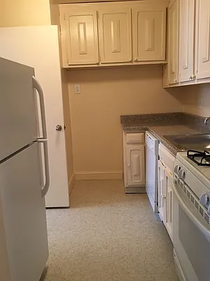 Rented by Kew Forest Realty Inc | media 14