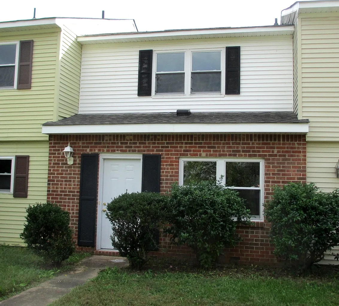 2 bed, 1.5 bath, 1100 sqft, $1,655 — Photo 3