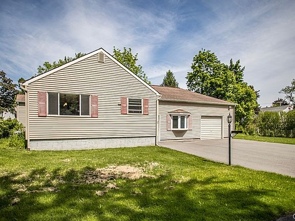3rd image of 504 Berkey Dr
