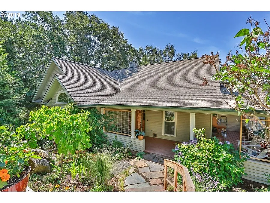 170 El Camino Real photo 1