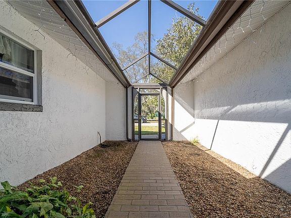 2nd image of 102 Beaufort Dr