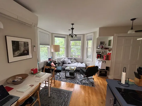 17 Russell St #6, Somerville, MA 02144