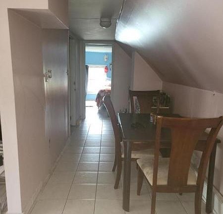3rd image of 11 Cleveland St