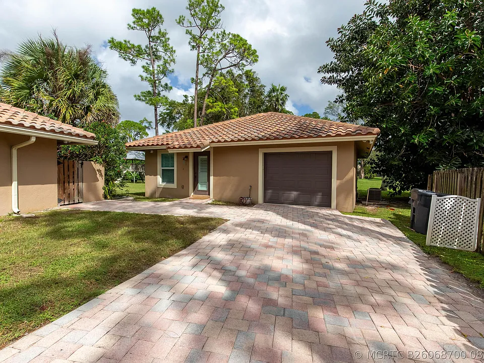 352 Window Rock Dr