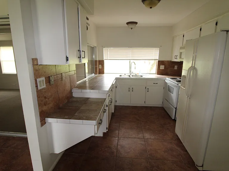 5565 Baffin Cir — Photo 11
