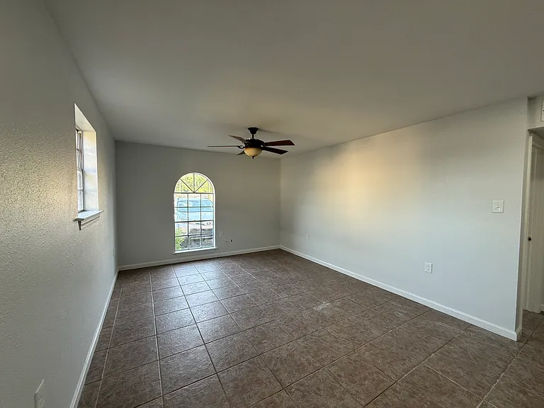 2009 Plaza Dr #A — Photo 3