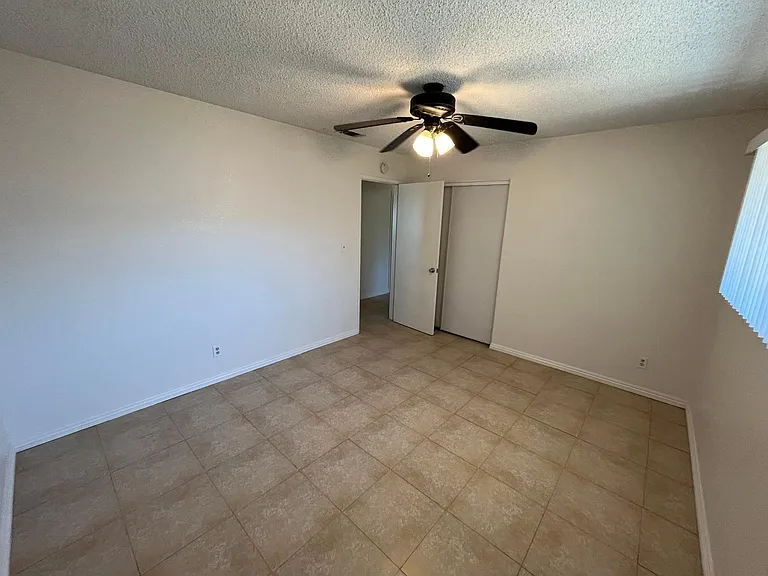 400 W Blaine St — Photo 11